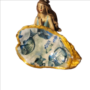 DECOUPAGE FISH ON A OYSTER SHELL